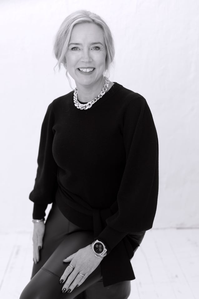 _Y2A7942_half_bw_watzabrand_founder